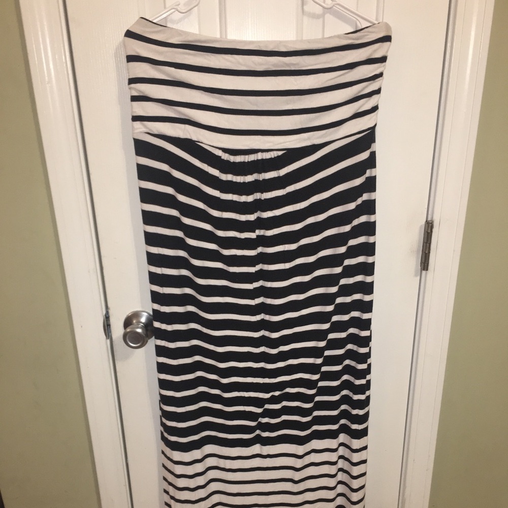 Maxi Strapless maternity dress